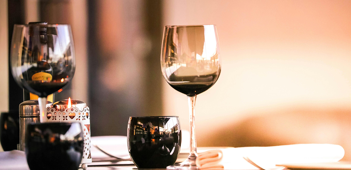 #slidecaption1 Experimenta el Encanto del Vino y la Gastronomía